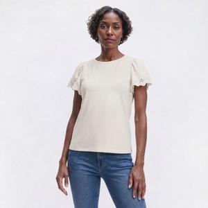 Womens Absolutely Famous Short Flutter Sleeve Eyelet Trim Blouse